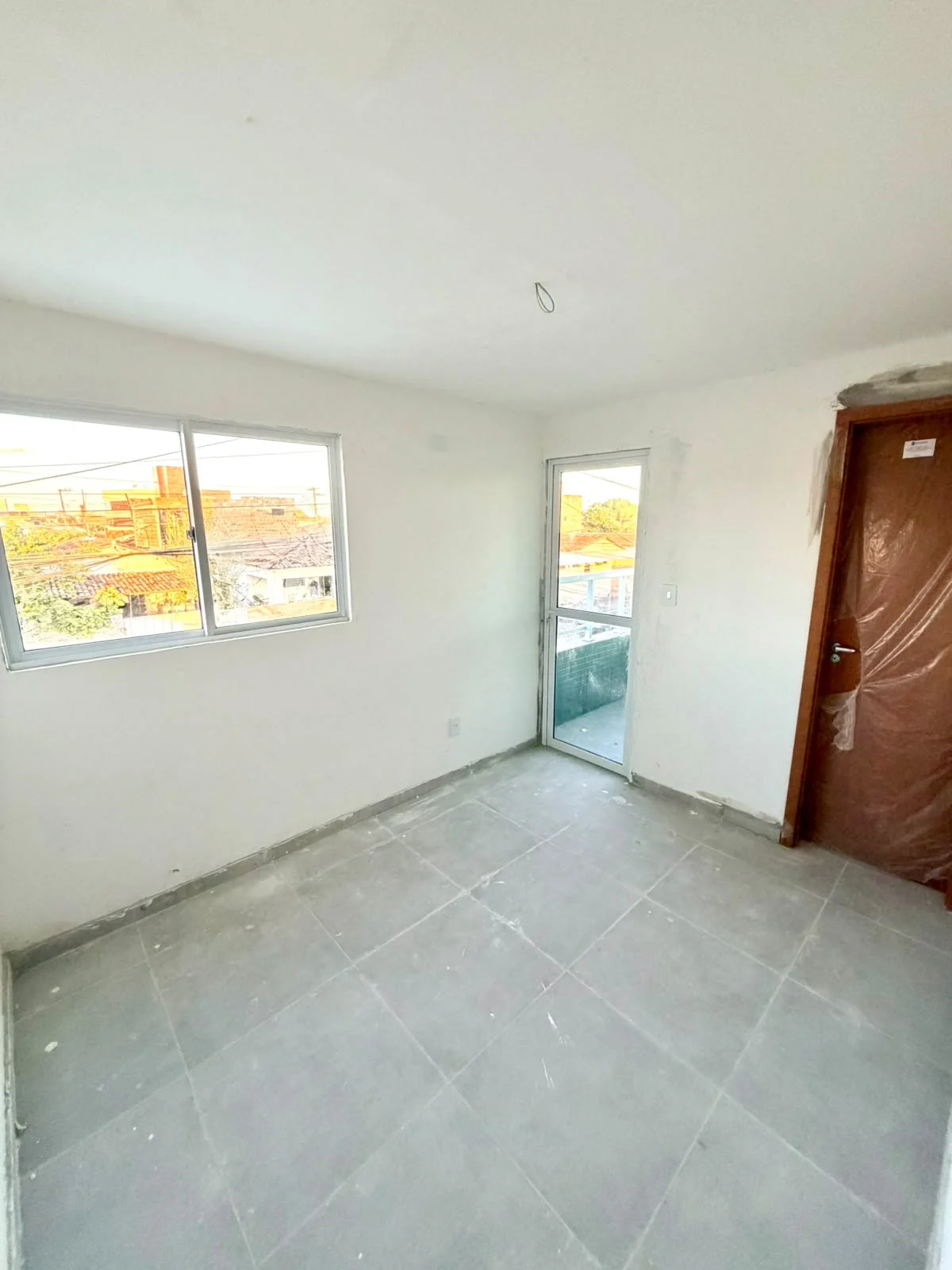 Apartamento em Mangabeira com 2 Quartos sendo 1 Suíte