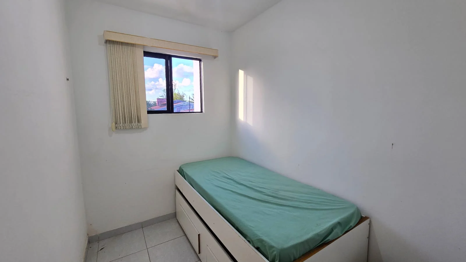 Casa Duplex no José Américo com 3 Quartos sendo 1 Suíte