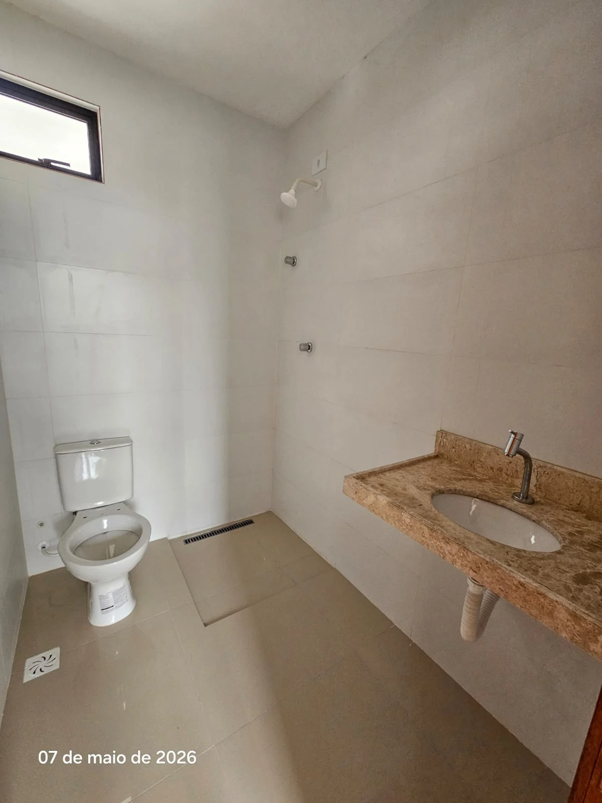 Apartamento Novo com 2 Quartos sendo 1 Suíte nos Bancários, Elevador e Piscina