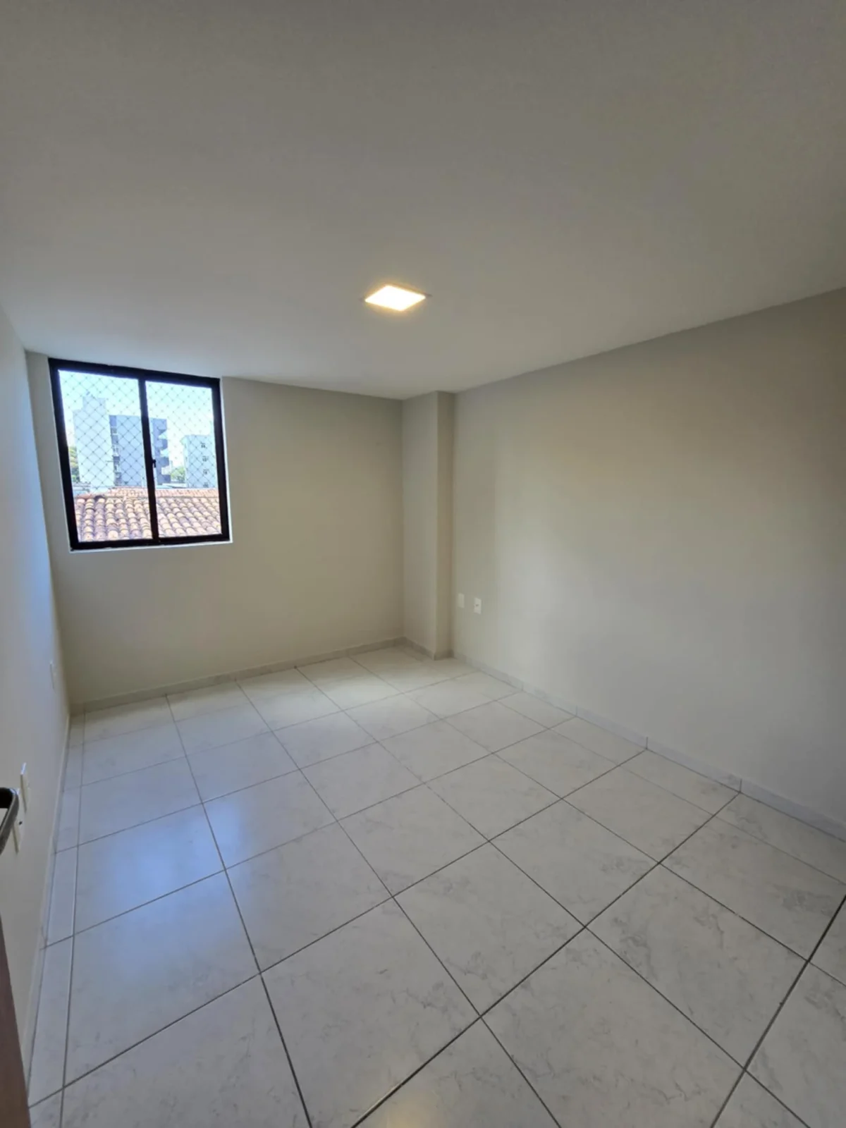 ALUGO Apartamento no Expedicionários com 2 Quartos, Elevador e Portaria R$ 2.470,00*