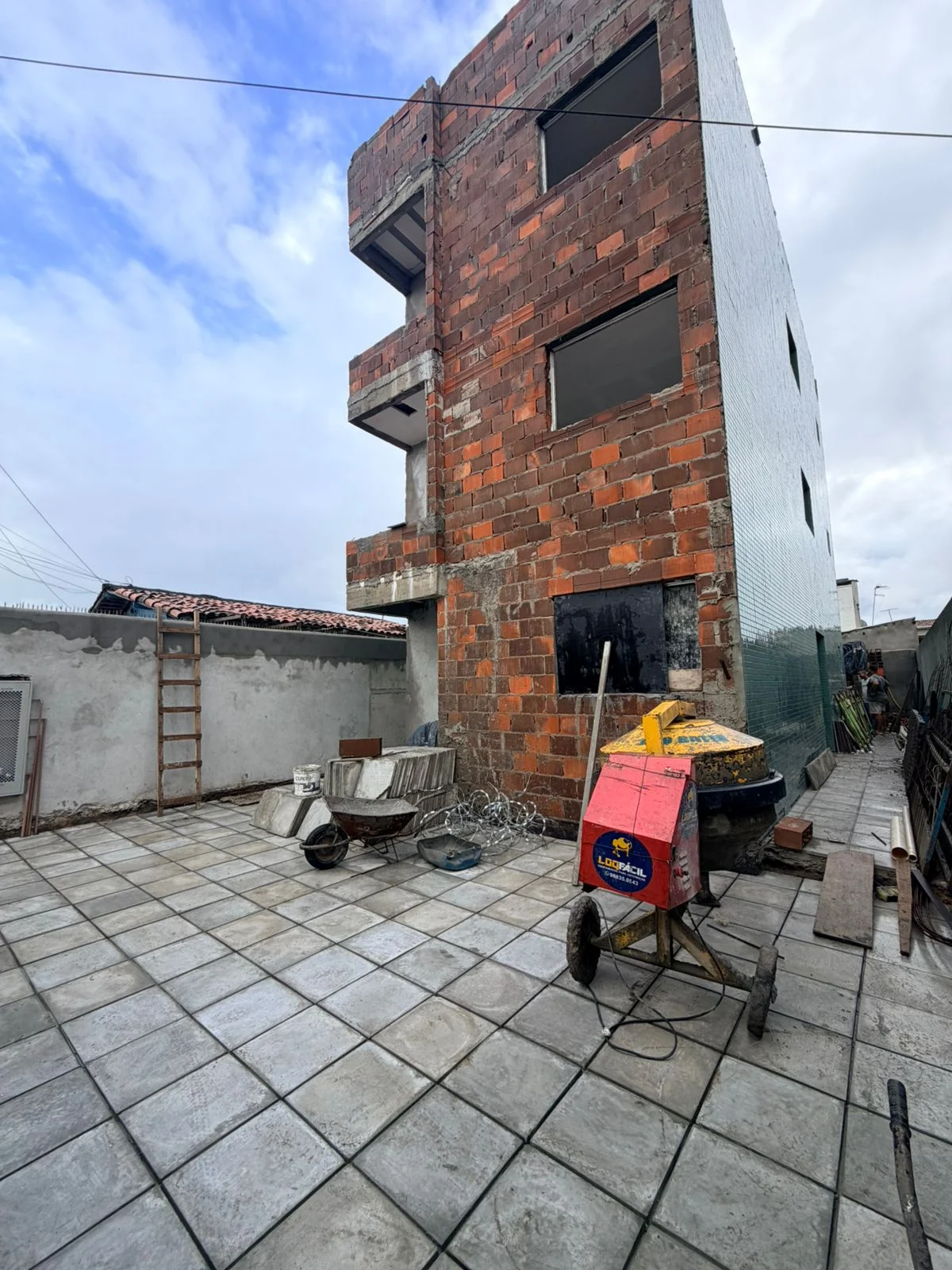 Apartamento em Mangabeira com 2 Quartos sendo 1 Suíte