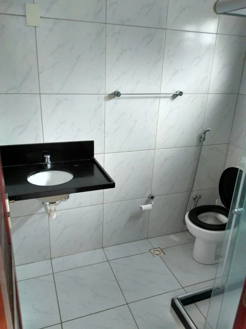 ALUGO ou VENDO Casa nos Bancários com 3 Quartos sendo 1 Suíte