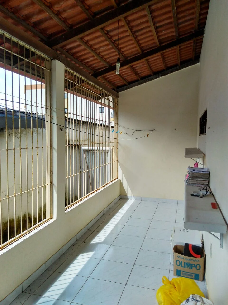 ALUGO ou VENDO Casa nos Bancários com 3 Quartos sendo 1 Suíte