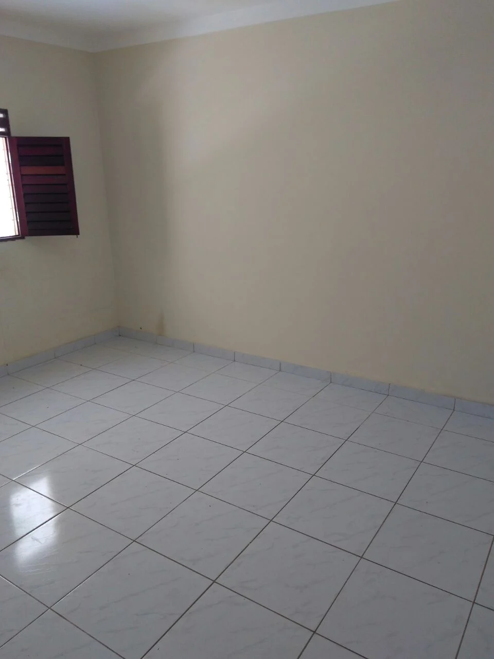 ALUGO ou VENDO Casa nos Bancários com 3 Quartos sendo 1 Suíte