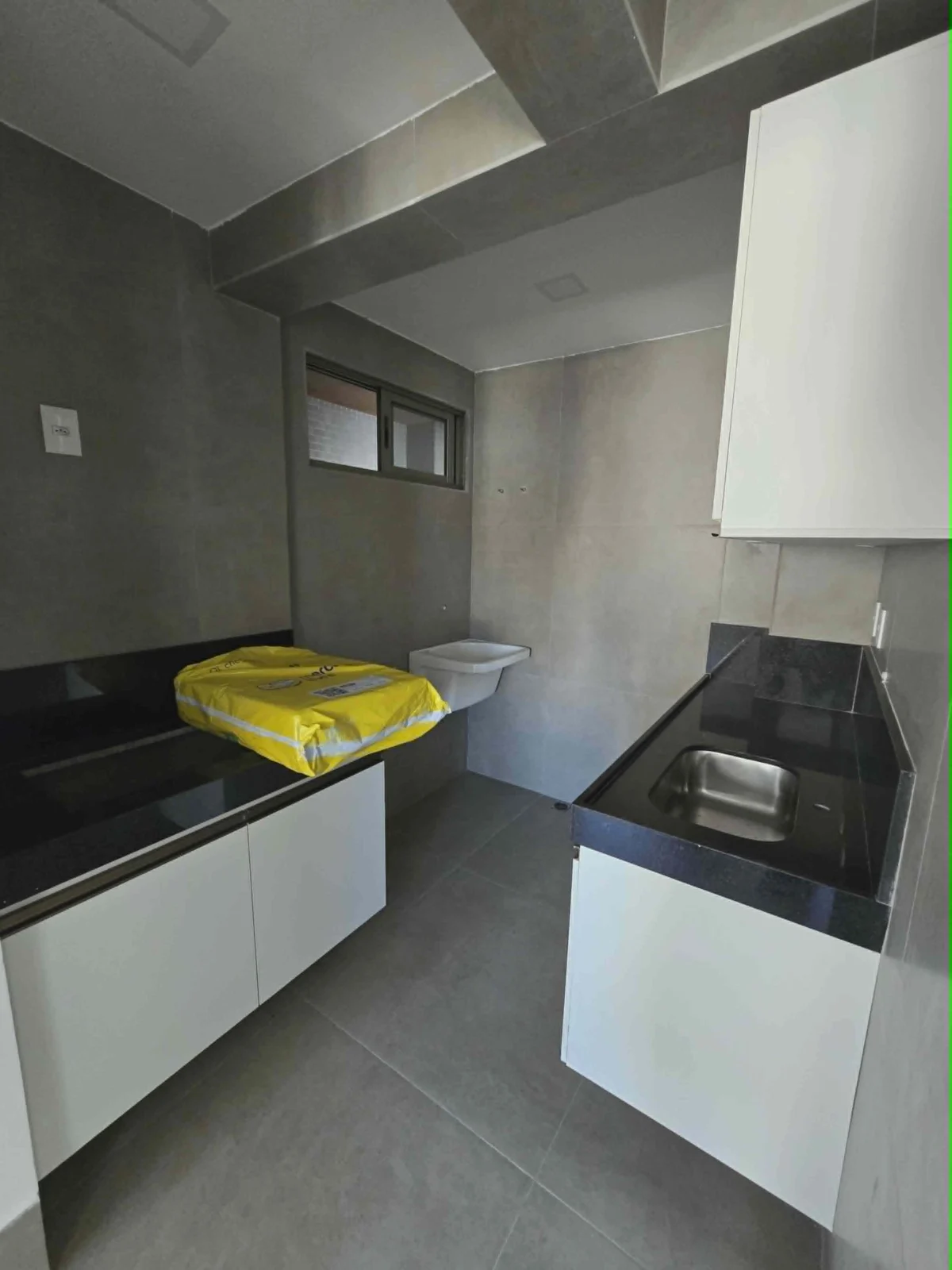 ALUGO Apartamento no Bessa com 3 Quartos sendo 1 Suíte, Elevador e Lazer, Próximo do Mar R$ XX00,00*