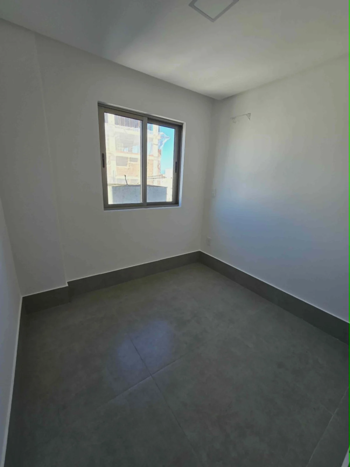 ALUGO Apartamento no Bessa com 3 Quartos sendo 1 Suíte, Elevador e Lazer, Próximo do Mar R$ XX00,00*