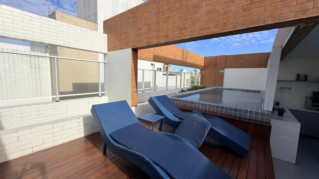 Cobertura Duplex em Intermares com 2 Quartos sendo 1 Suíte, Elevador e Lazer