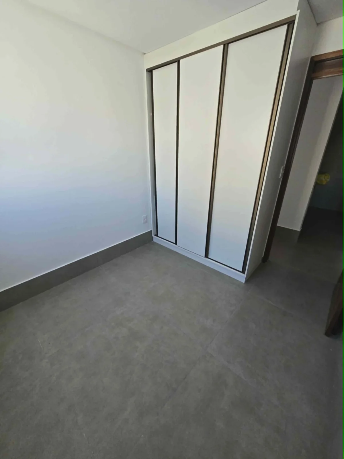 ALUGO Apartamento no Bessa com 3 Quartos sendo 1 Suíte, Elevador e Lazer, Próximo do Mar R$ XX00,00*