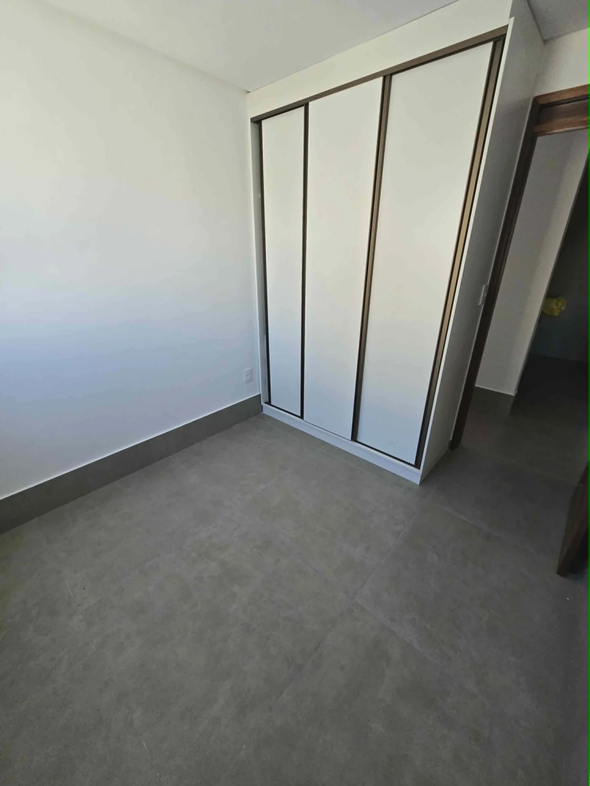 ALUGO Apartamento no Bessa com 3 Quartos sendo 1 Suíte, Elevador e Lazer, Próximo do Mar R$ XX00,00*