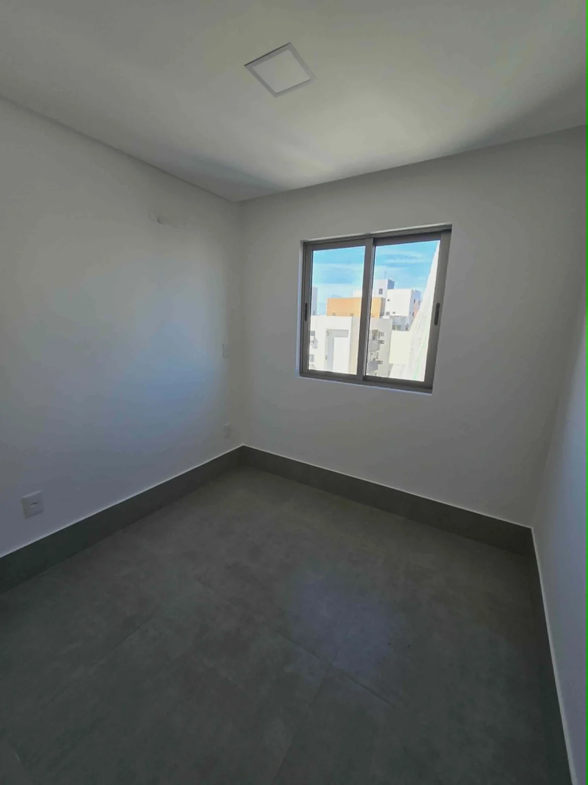 ALUGO Apartamento no Bessa com 3 Quartos sendo 1 Suíte, Elevador e Lazer, Próximo do Mar R$ XX00,00*