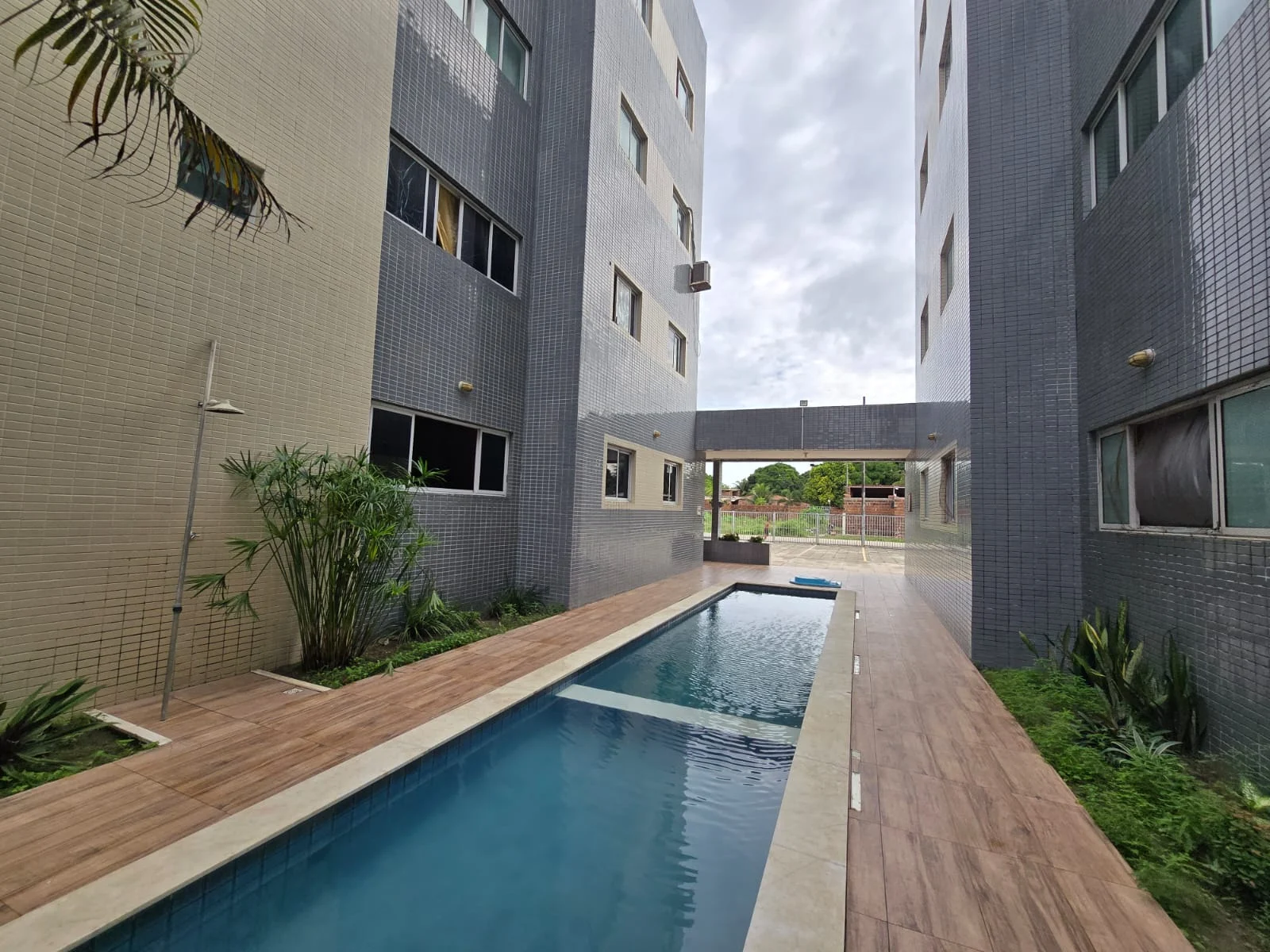 Apartamento no Colinas do Sul 2 Quartos com Piscina