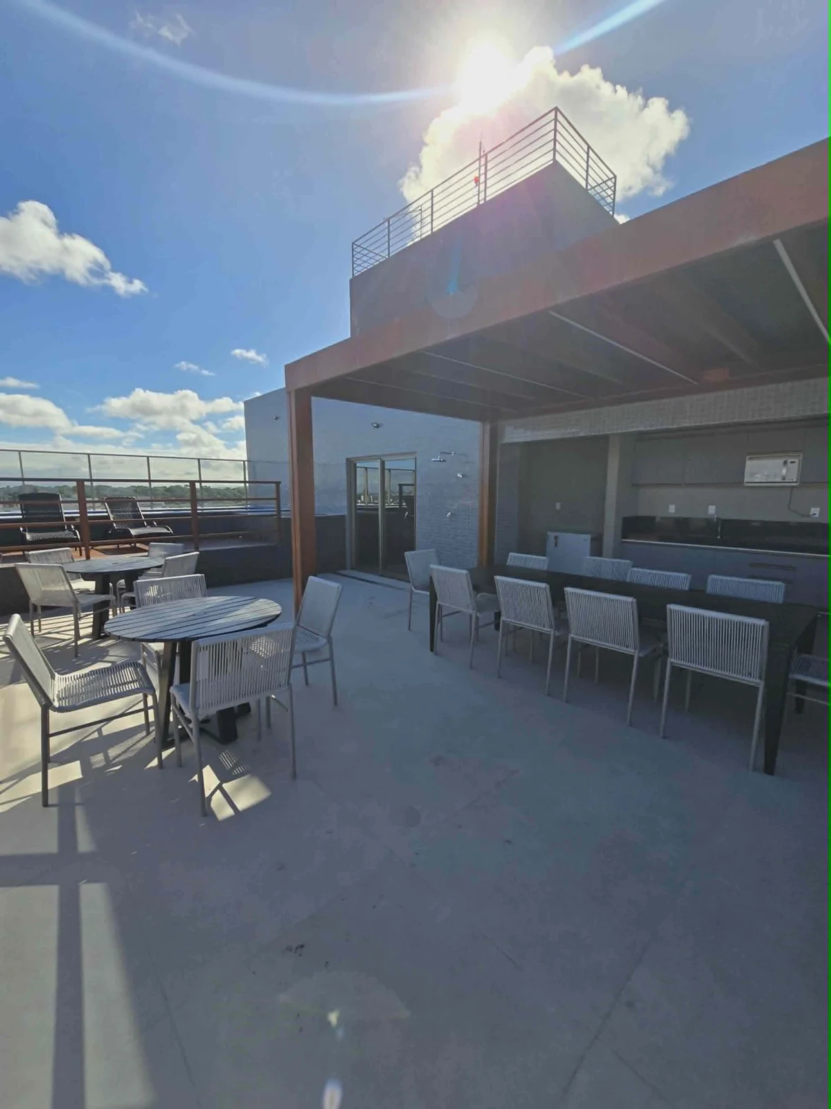 ALUGO Apartamento no Bessa com 2 Quartos sendo 1 Suíte, Elevador e Lazer, Próximo do Mar A Partir de R$ 3.000,00*
