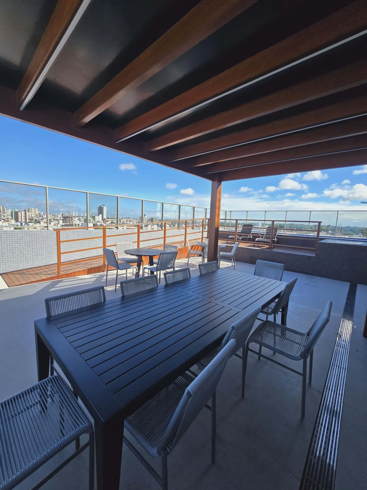 ALUGO Apartamento no Bessa com 2 Quartos sendo 1 Suíte, Elevador e Lazer, Próximo do Mar A Partir de R$ 3.000,00*
