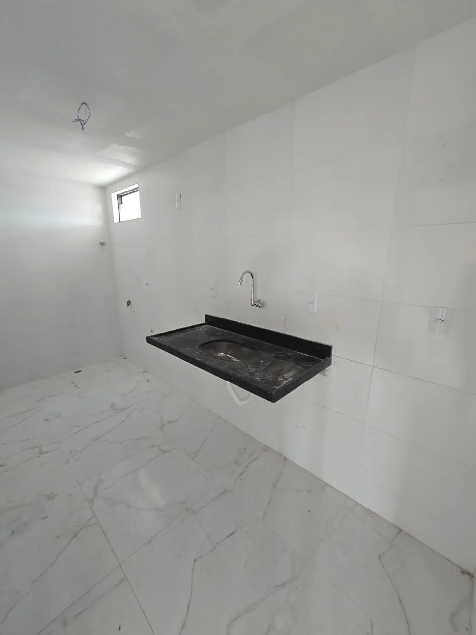 Apartamento na Torre com 2 Quartos sendo 1 Suíte