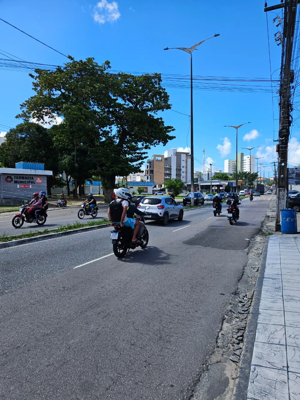 ALUGO Sala Comercial na Principal dos Bancários/Anatólia em frente ao Equilíbrio do Ser R$ 1.550,00*