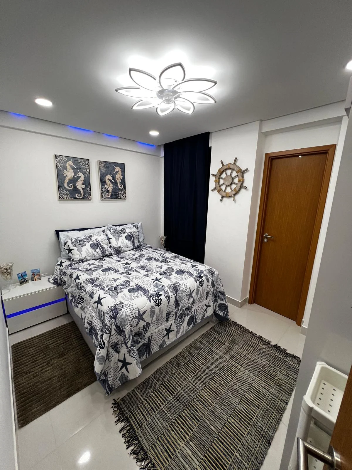 Apartamento Mobiliado em Intermares com 2 Quartos sendo 1 Suíte, Elevador e Lazer