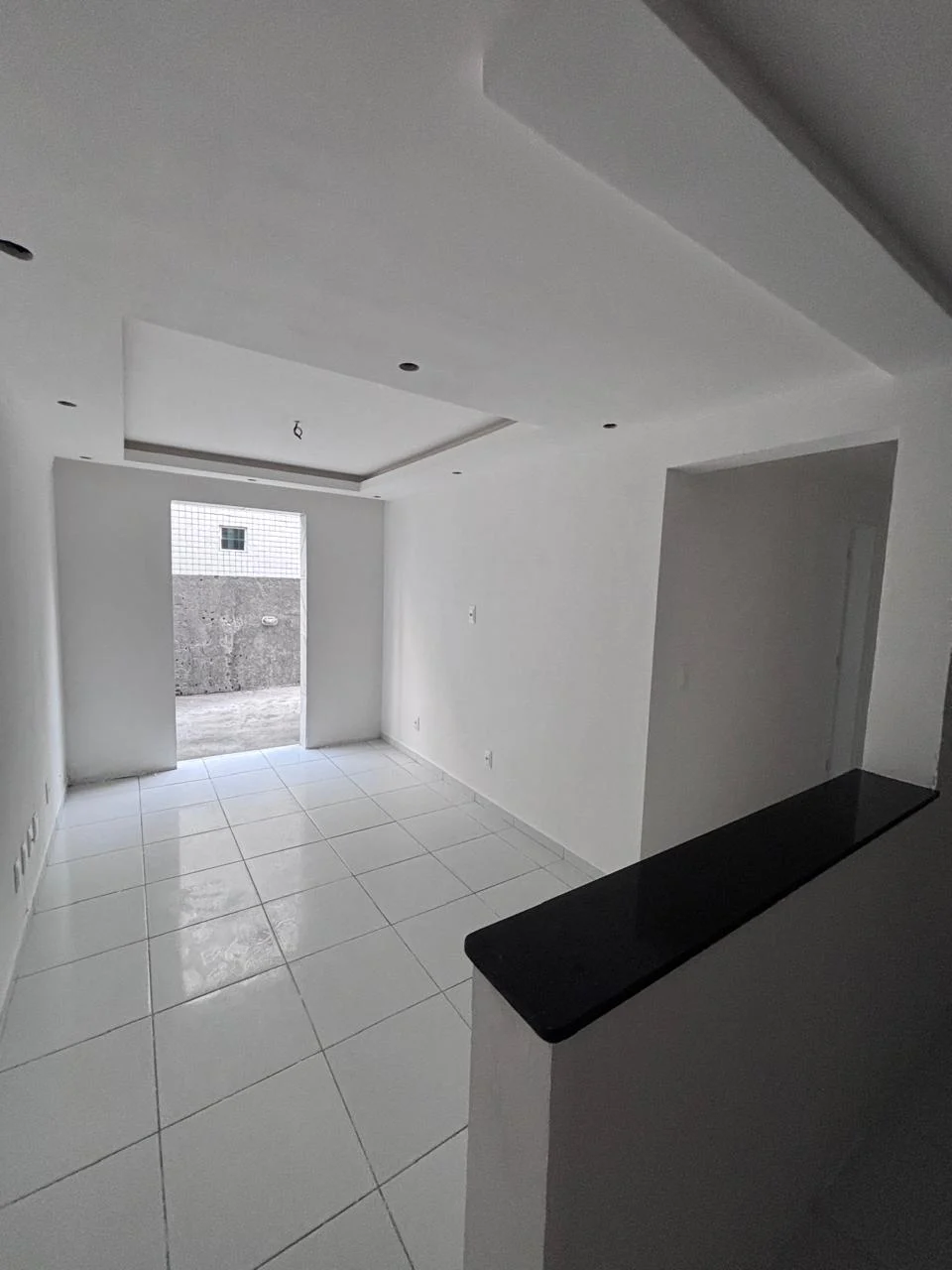Apartamento Térreo com Área no Parque do Sol/Valentina com 2 Quartos sendo 1 Suíte