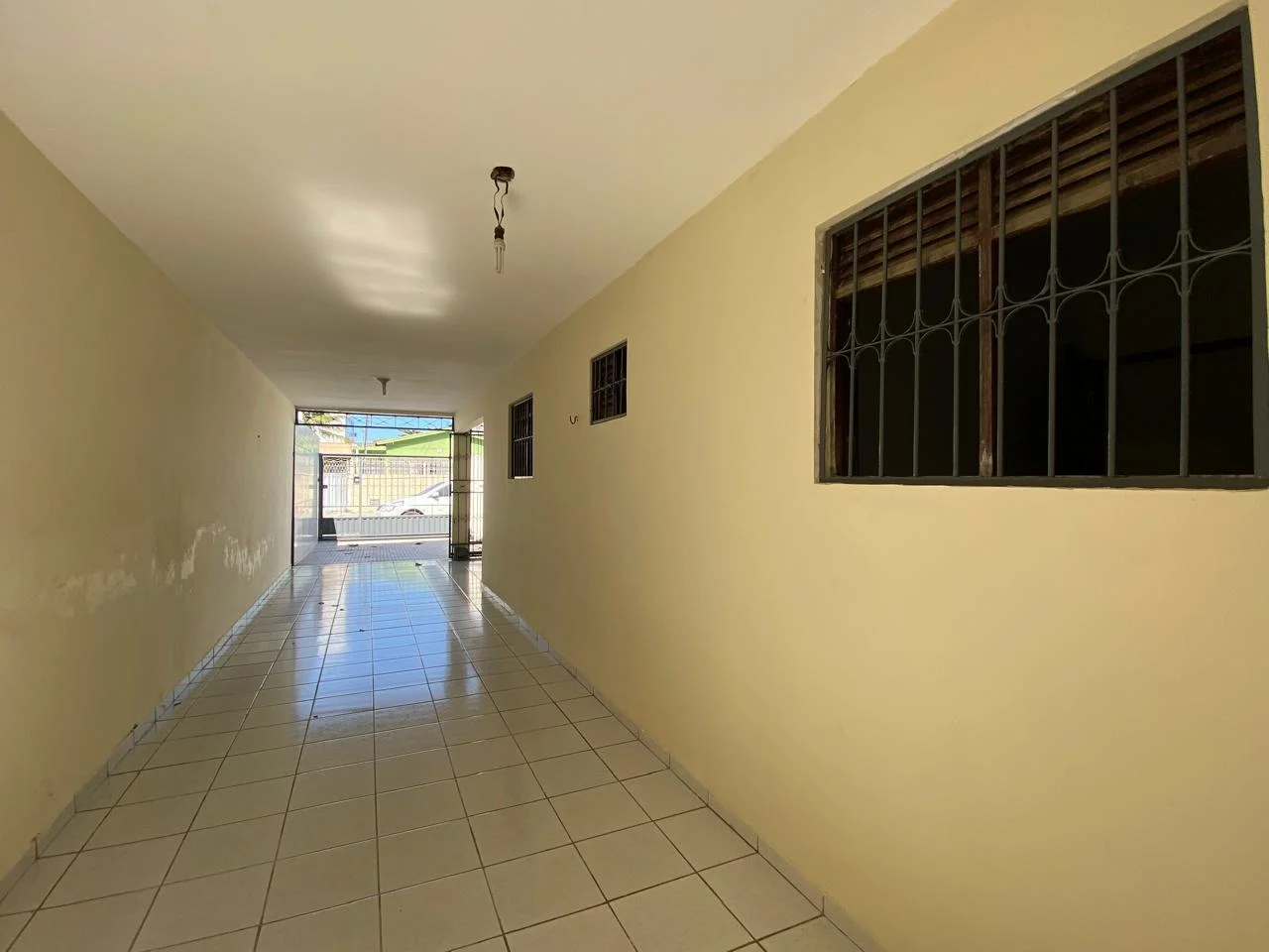 Casa no Cristo com 4 Quartos sendo 1 Suíte, Próximo ao Almeidão