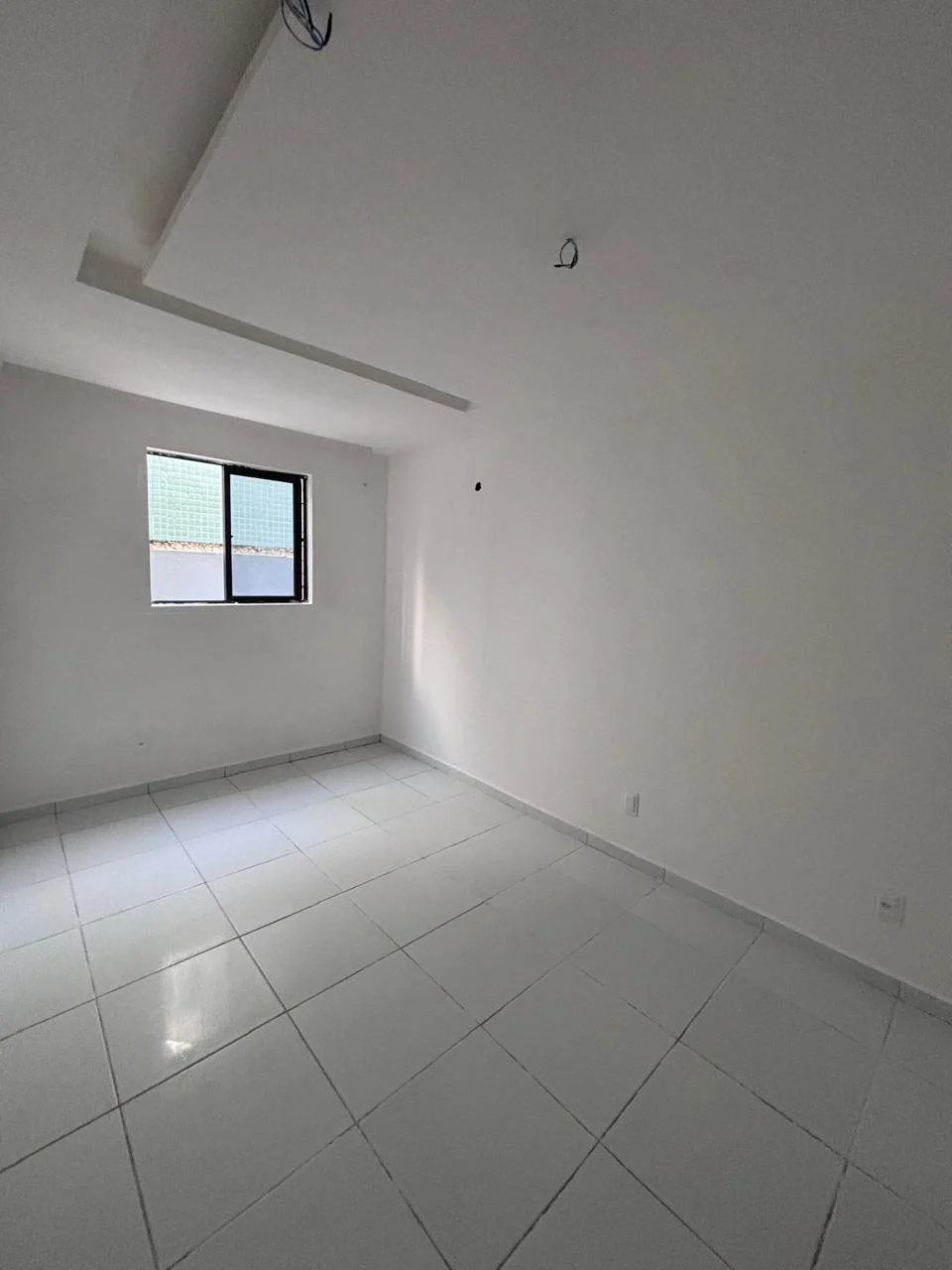 Apartamento Térreo com Área no Parque do Sol/Valentina com 2 Quartos sendo 1 Suíte