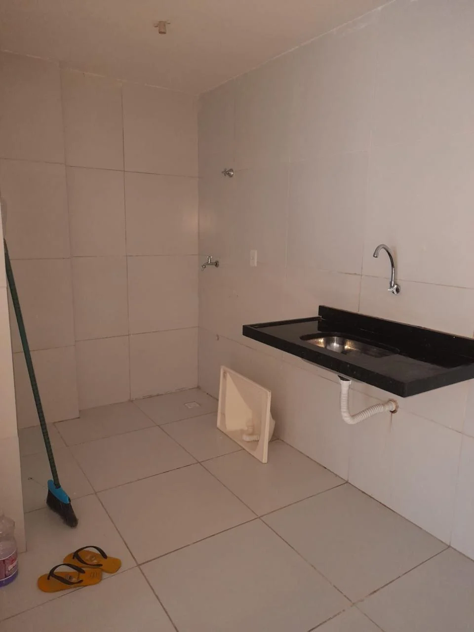Repasse de Apartamento no Novo Geisel com 2 Quartos sendo 1 Suíte, Piscina