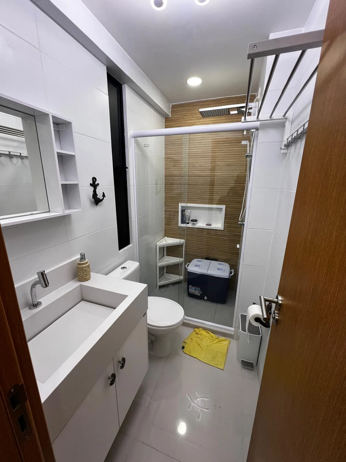 Apartamento Mobiliado em Intermares com 2 Quartos sendo 1 Suíte, Elevador e Lazer