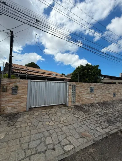 Casa no Treze de Maio com 3 Quartos sendo 1 Suíte