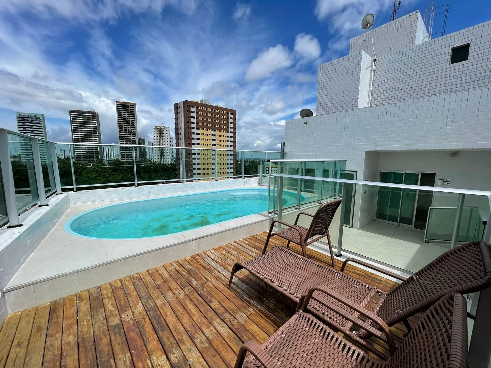 Apartamento em Manaíra com 2 Quartos sendo 1 Suíte, Elevador e Lazer