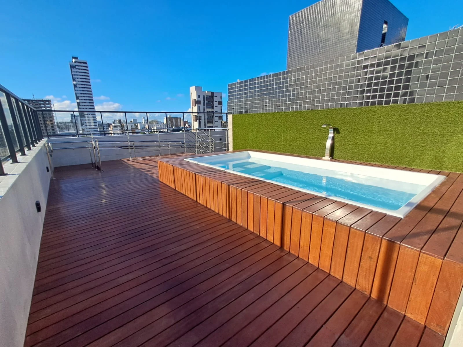 Apartamento no Jardim Oceania/Bessa com 3 Quartos sendo 1 Suíte, Lazer