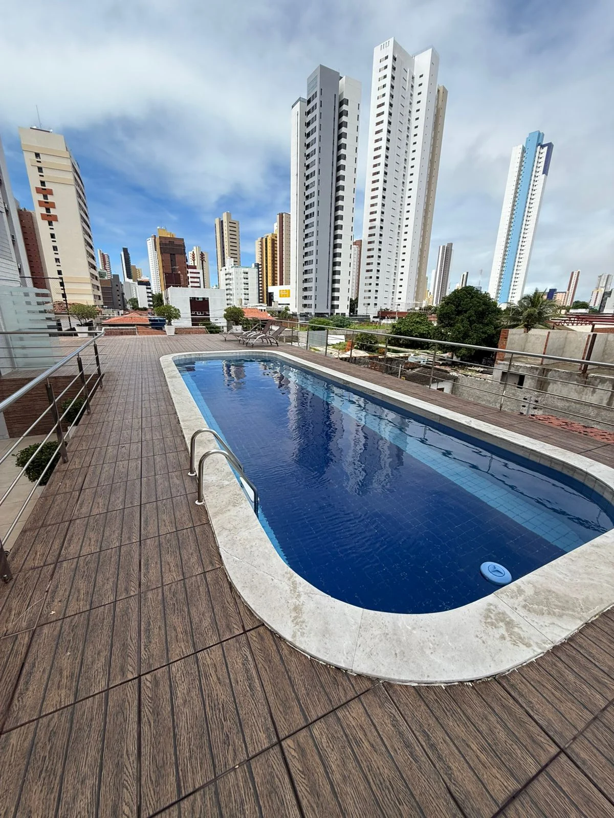 Apartamento em Manaíra com 3 Quartos sendo 1 Suíte, Elevador e Lazer