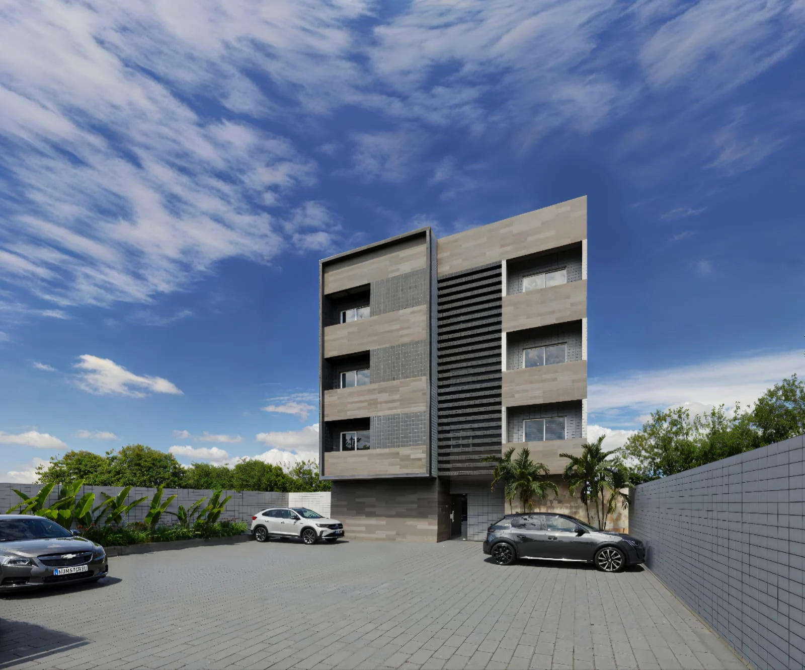 Apartamento no Bairro das Industrias com 2 Quartos sendo 1 Suíte, Opção de Térreo com Área