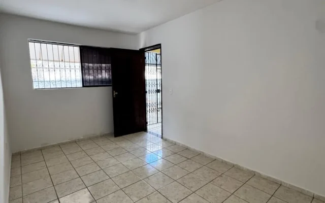 Apartamento Térreo no Jardim Cidade Universitária com 3 Quartos sendo 1 Suíte, 77m²