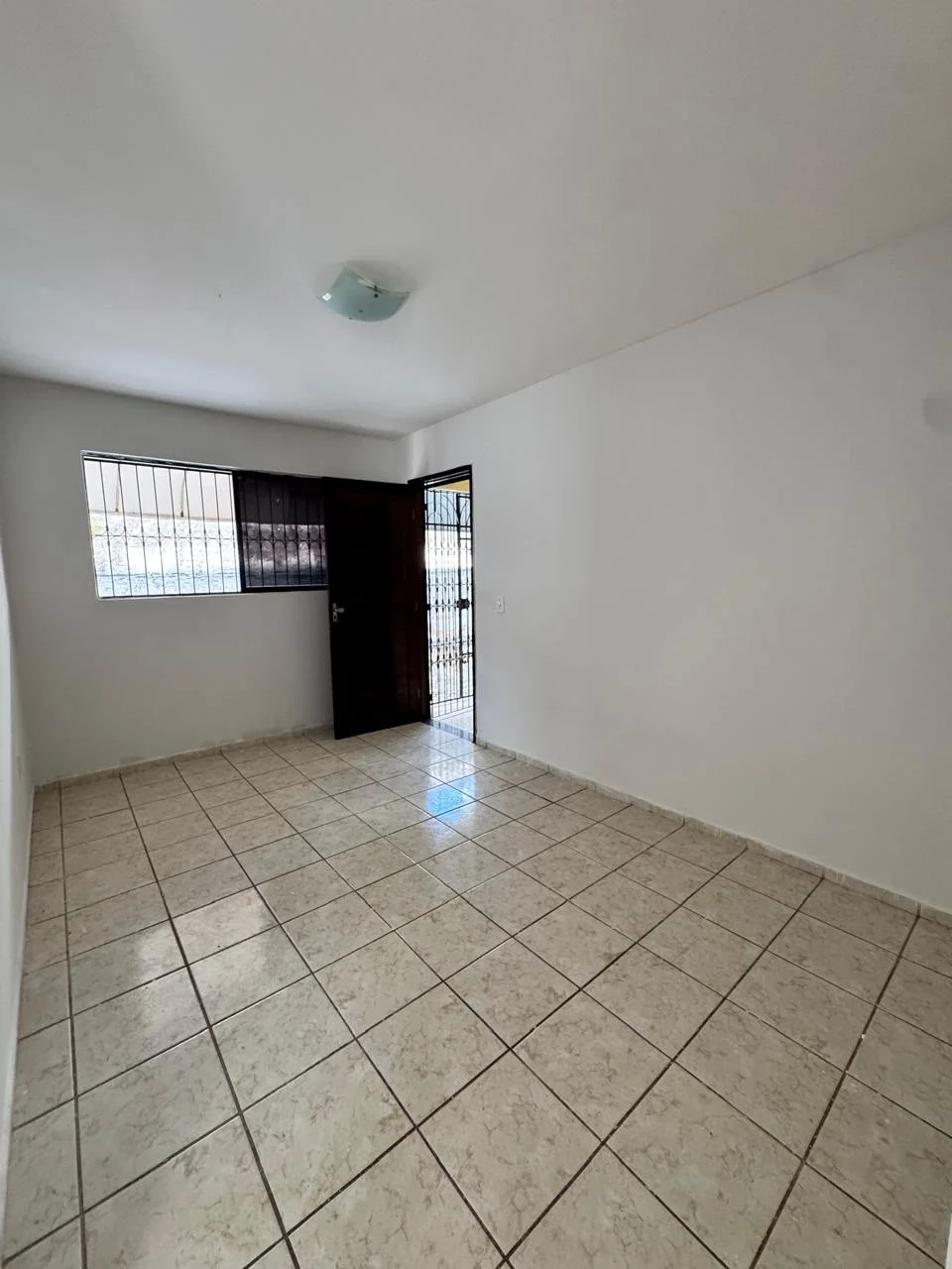 Apartamento Térreo no Jardim Cidade Universitária com 3 Quartos sendo 1 Suíte, 77m²