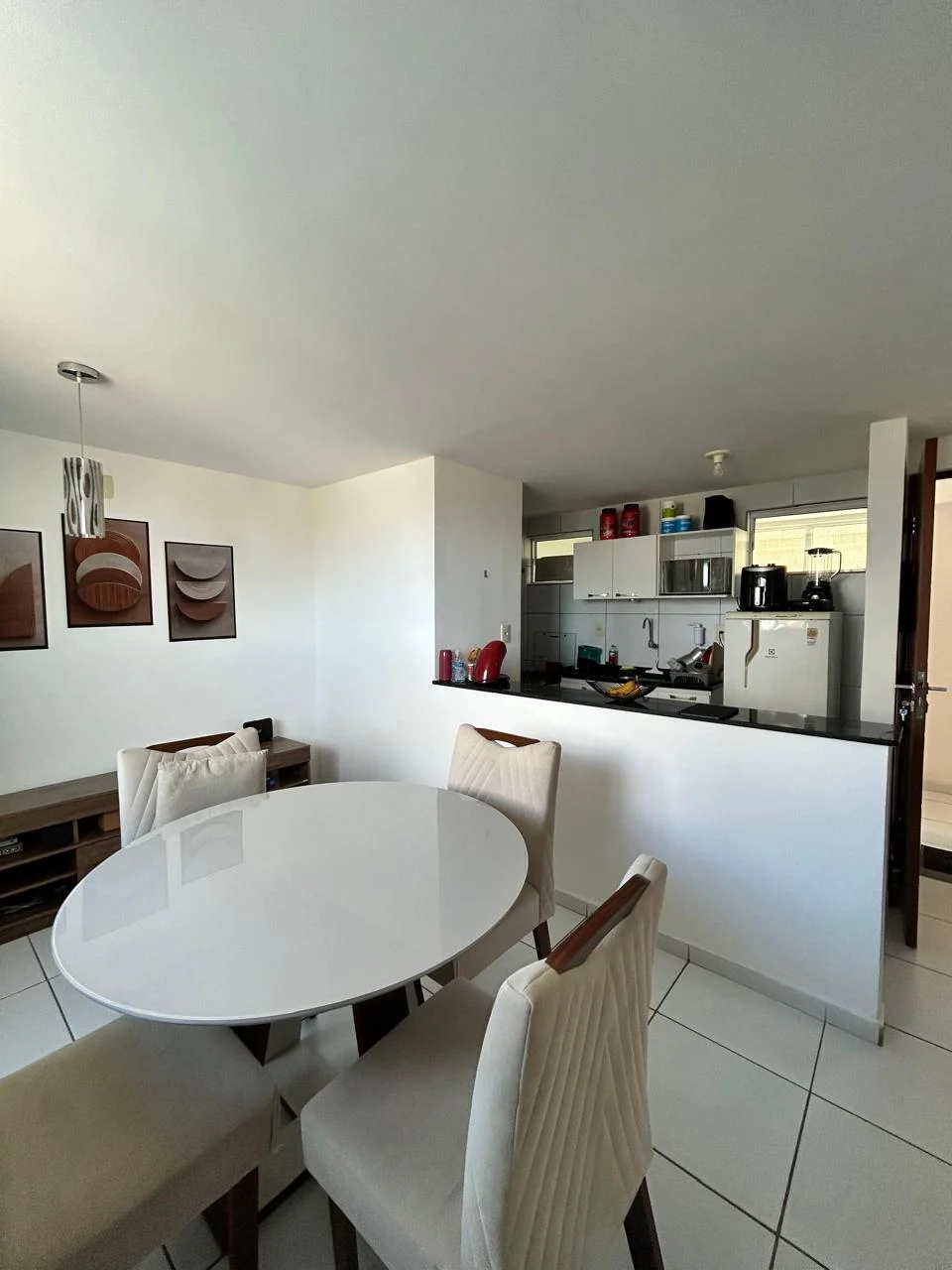Apartamento Mobiliado no Miramar com 1 Quarto, Elevador e Piscina, Próximo a Epitácio