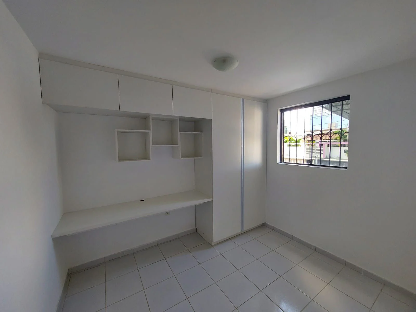 Apartamento Térreo no Jardim Cidade Universitária com 3 Quartos sendo 1 Suíte, 70m²