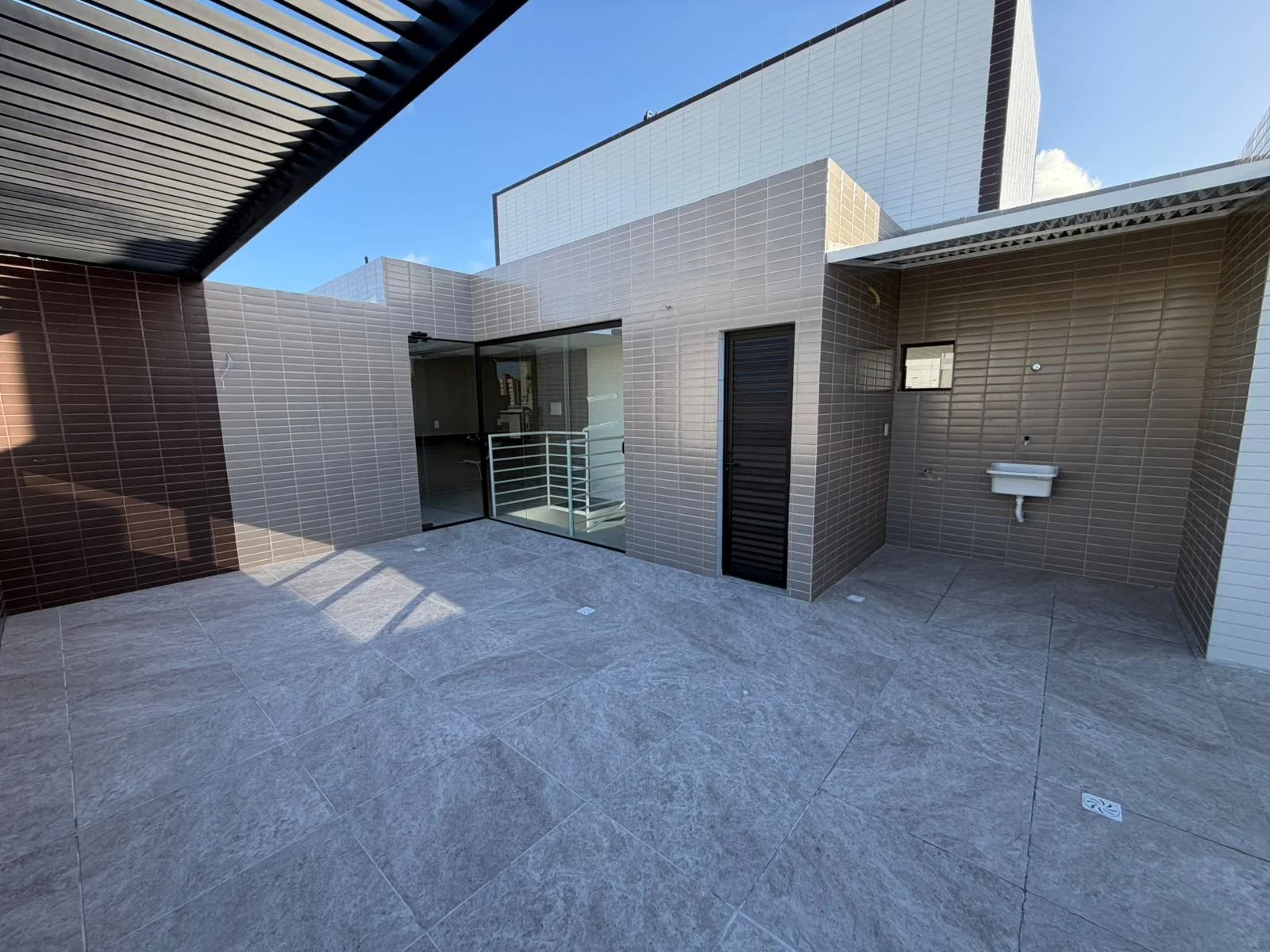 Cobertura Duplex no Bessa com 2 Quartos sendo 1 Suíte