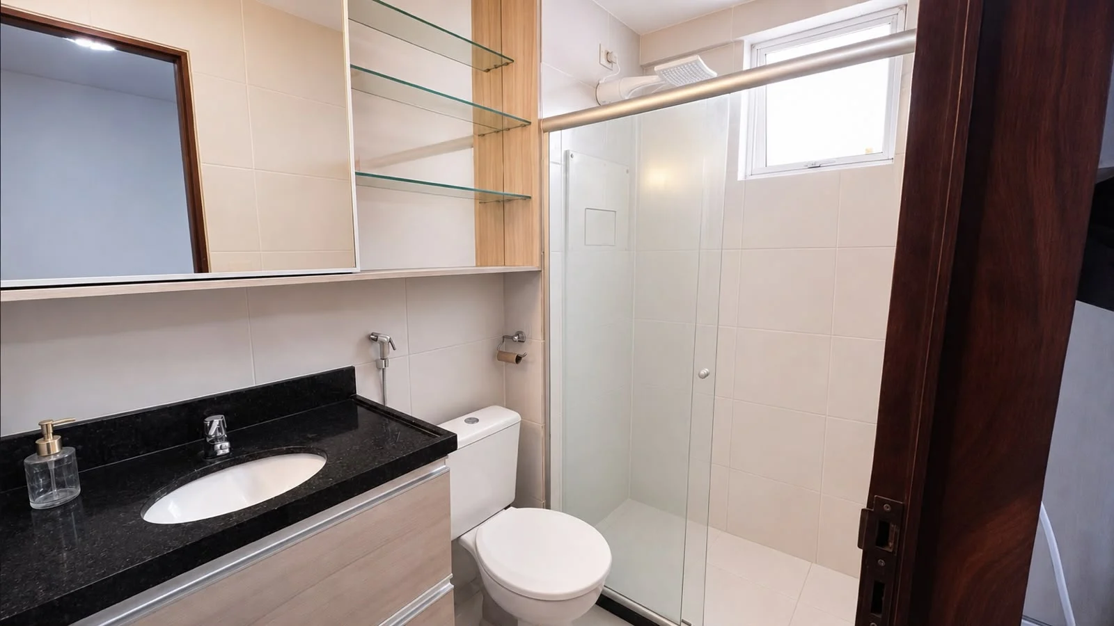 Apartamento no Bairro dos Estados com 3 Quartos sendo 1 Suíte, Elevador e Lazer