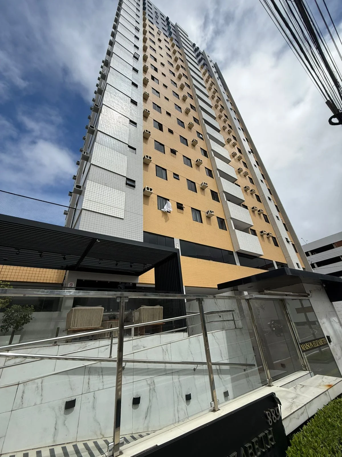 Apartamento em Manaíra com 3 Quartos sendo 1 Suíte, Elevador e Lazer