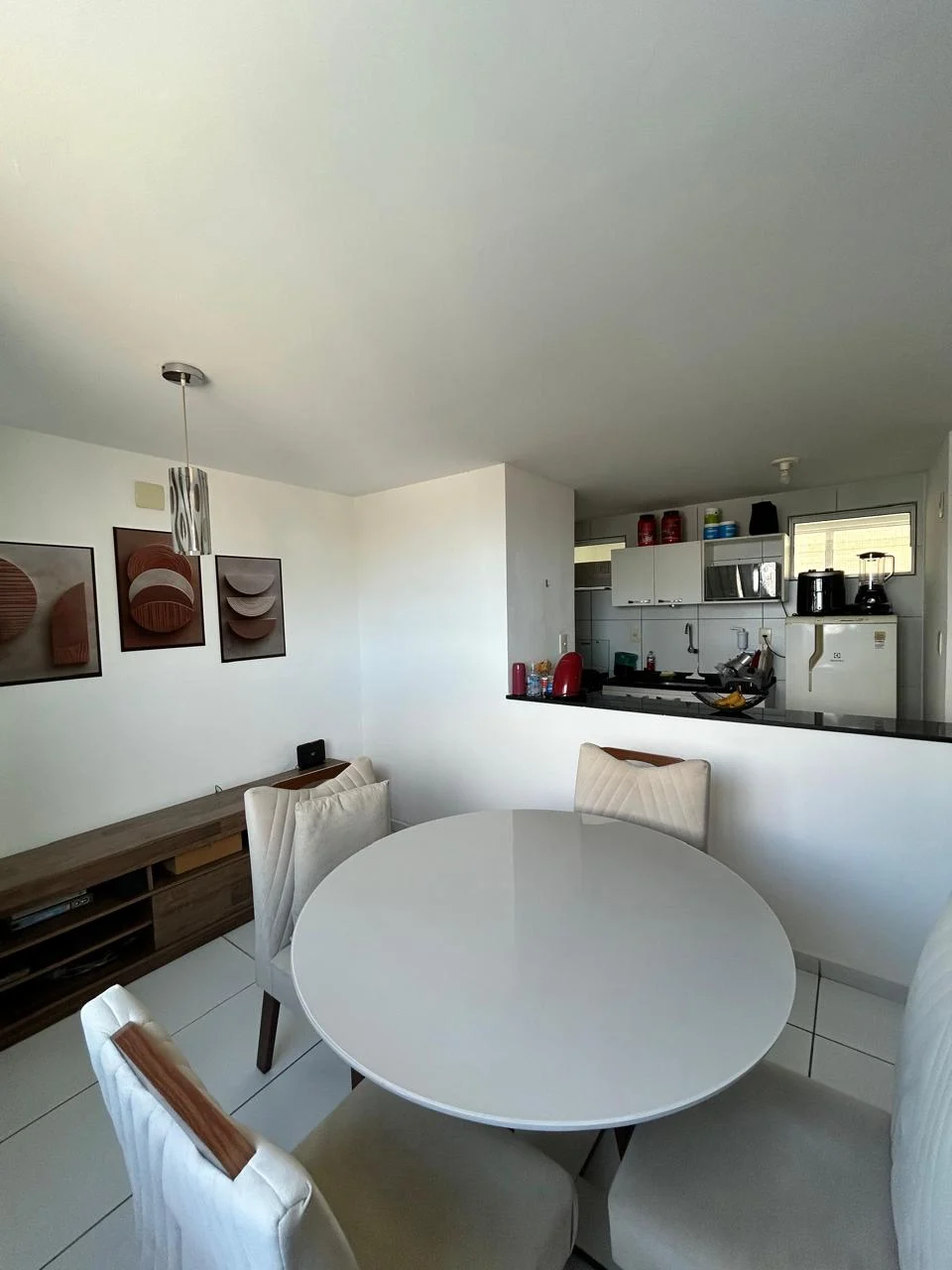 Apartamento Mobiliado no Miramar com 1 Quarto, Elevador e Piscina, Próximo a Epitácio