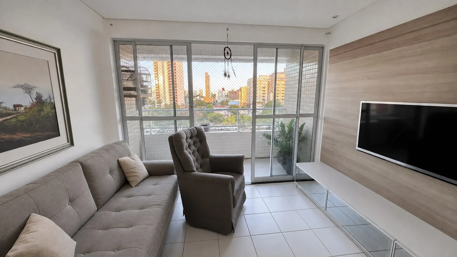Apartamento no Bairro dos Estados com 3 Quartos sendo 1 Suíte, Elevador e Lazer