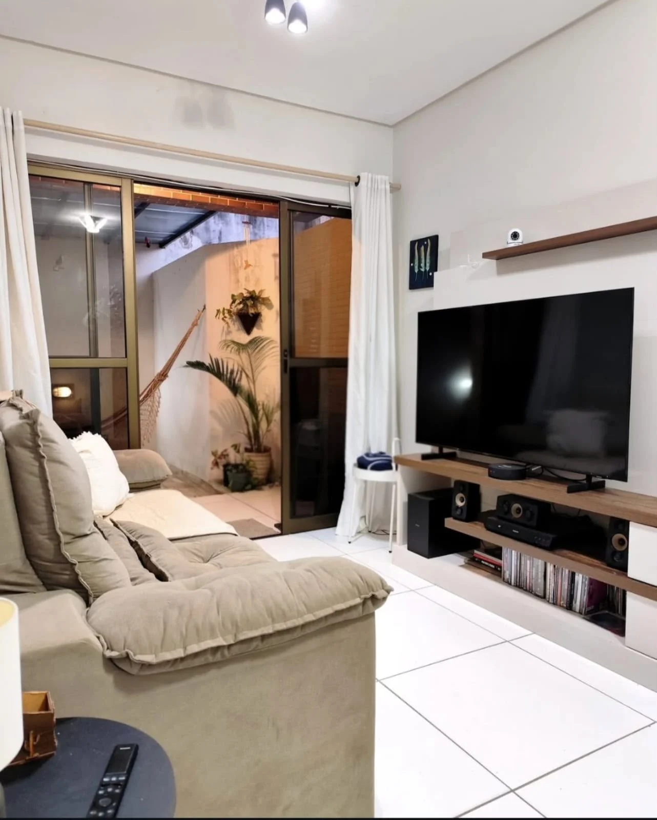 Apartamento Térreo com Área no Jardim Cidade Universitária com 3 Quartos sendo 1 Suíte