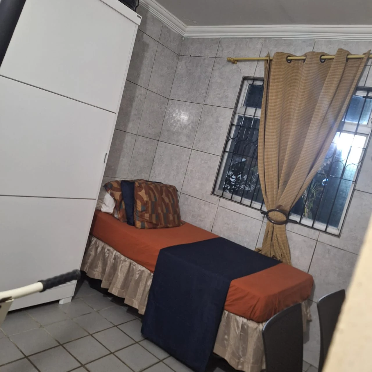 Apartamento Térreo Mobiliada no Jardim Cidade Universitária com 3 Quartos sendo 1 Suíte, 86m²