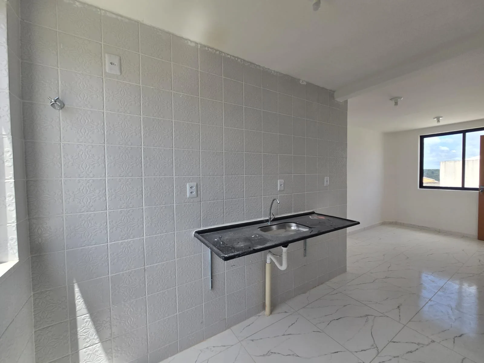 Apartamento no Bairro das Industrias com 2 Quartos sendo 1 Suíte, Opção de Térreo com Área
