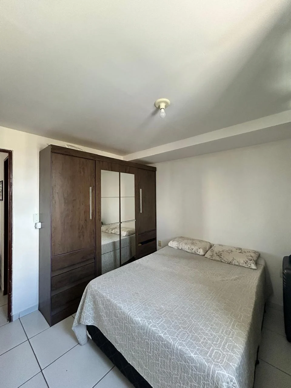 Apartamento Mobiliado no Miramar com 1 Quarto, Elevador e Piscina, Próximo a Epitácio