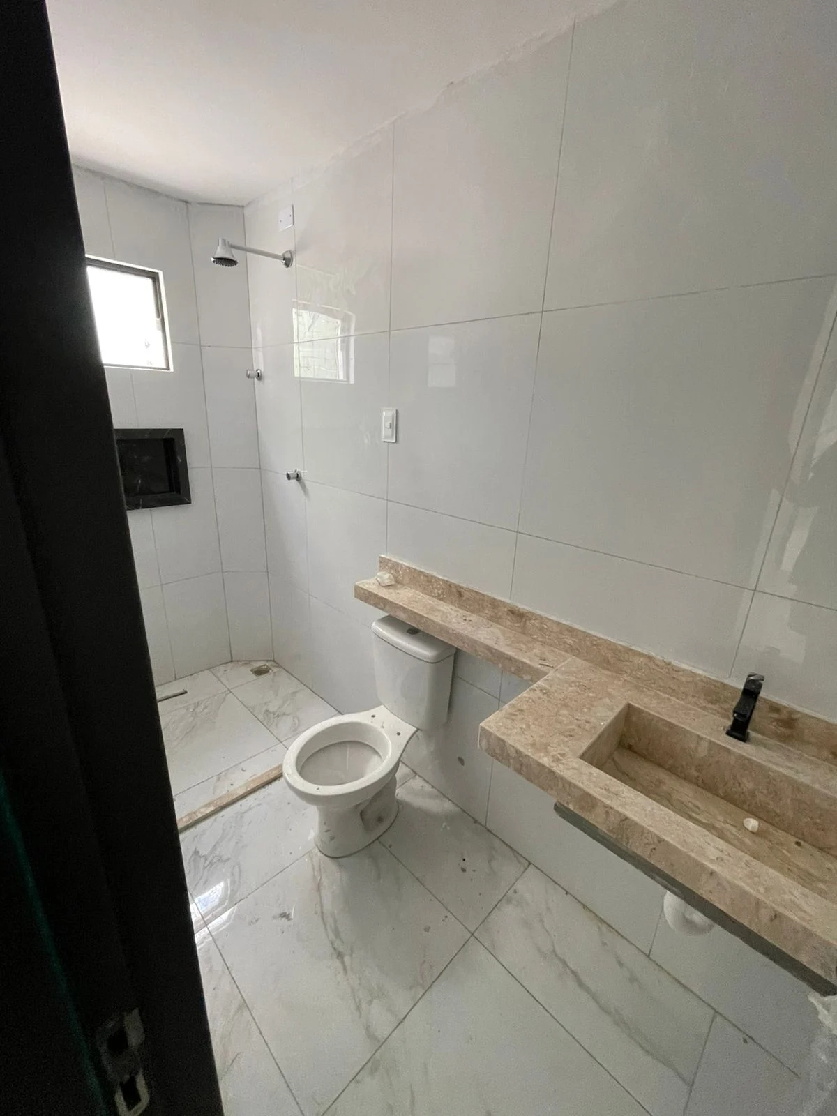 Excelente Casa no José Américo 2 Quartos sendo 1 Suíte R$ 299.000,00*