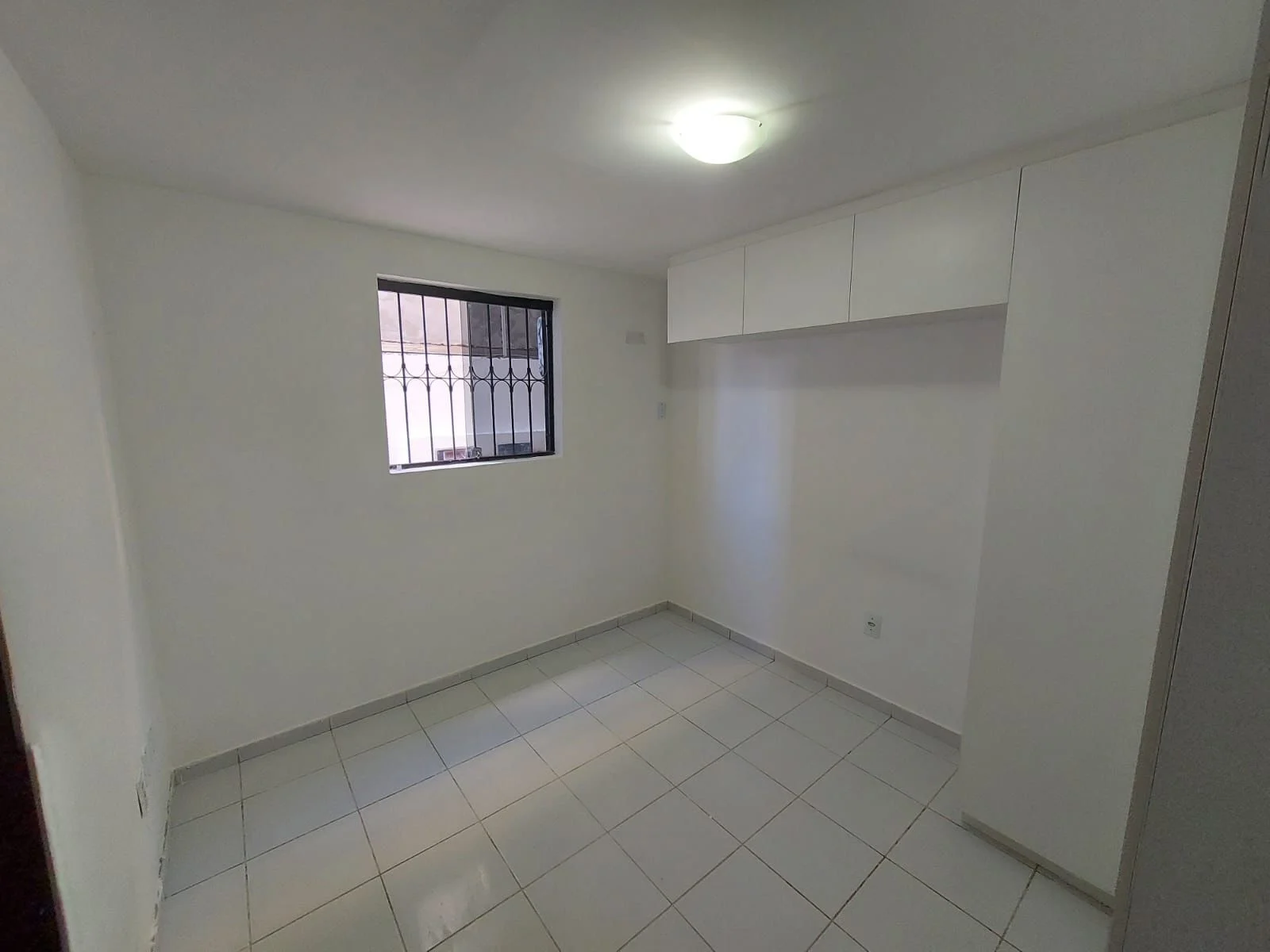 Apartamento Térreo no Jardim Cidade Universitária com 3 Quartos sendo 1 Suíte, 70m²