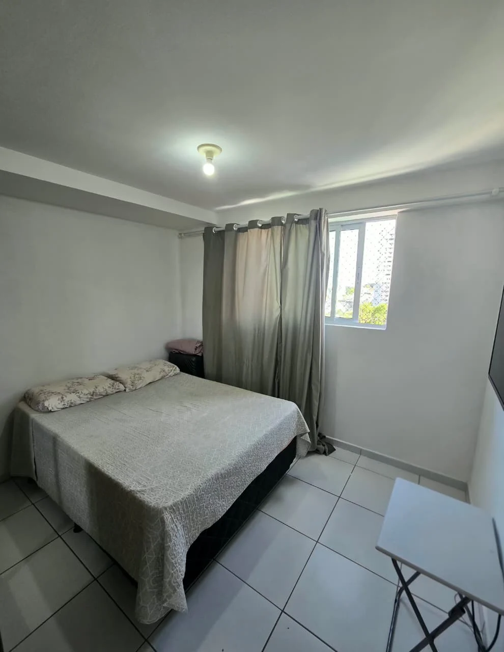 Apartamento Mobiliado no Miramar com 1 Quarto, Elevador e Piscina, Próximo a Epitácio