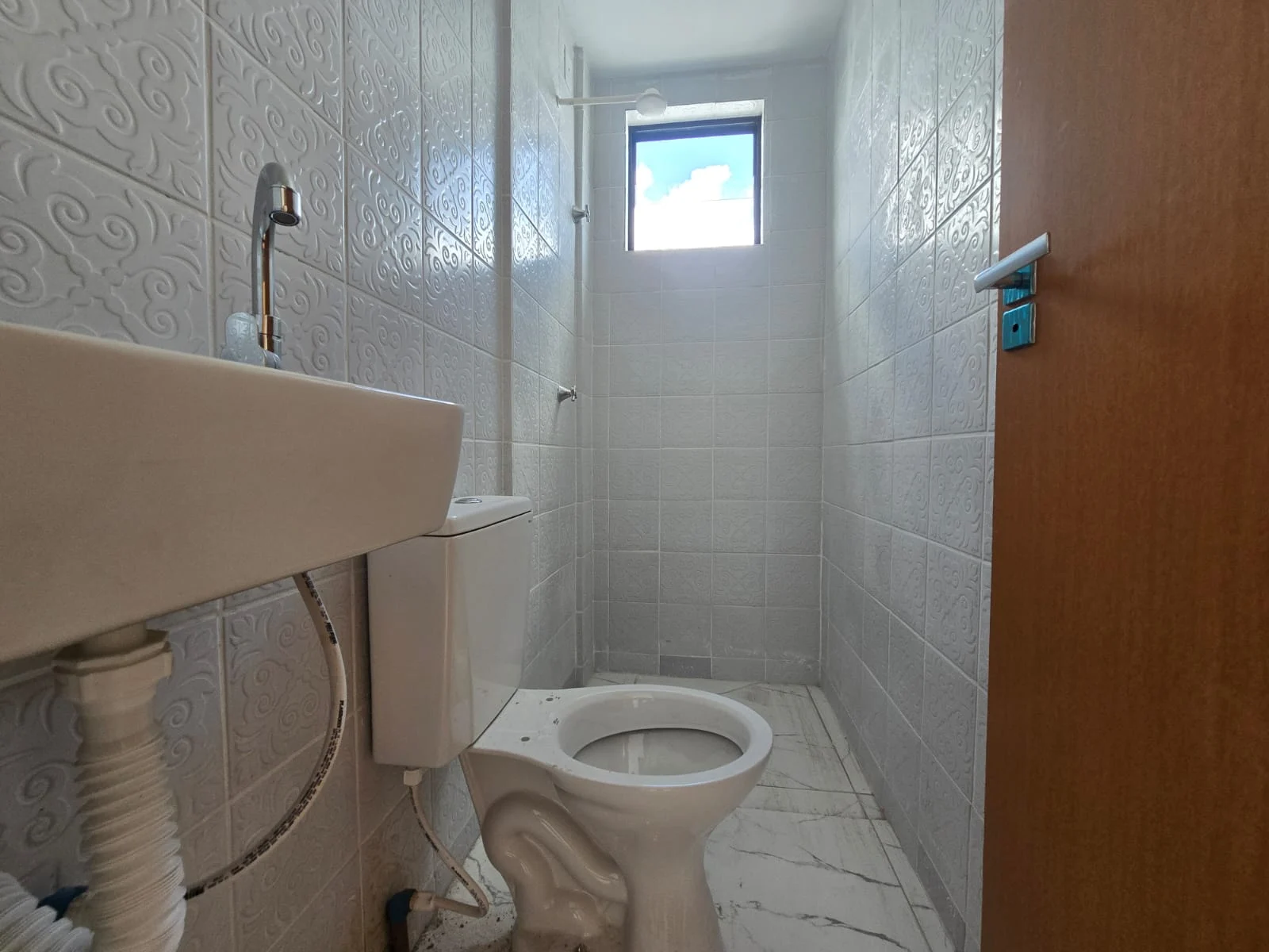 Apartamento no Bairro das Industrias com 2 Quartos sendo 1 Suíte, Opção de Térreo com Área