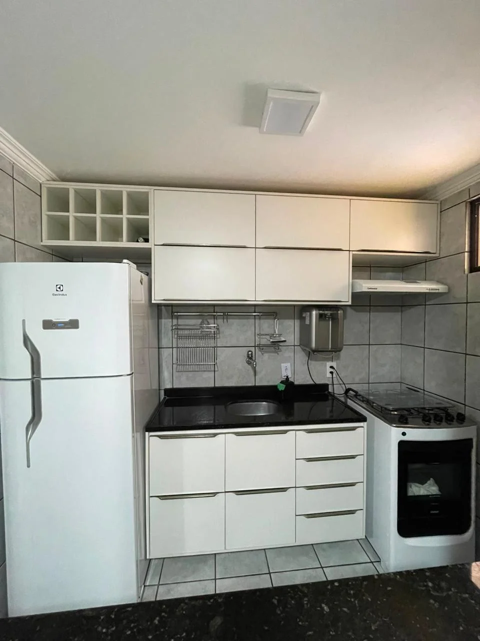 Apartamento Térreo com Área Mobiliado no Cabo Branco com 1 Quarto, 50m da Praia