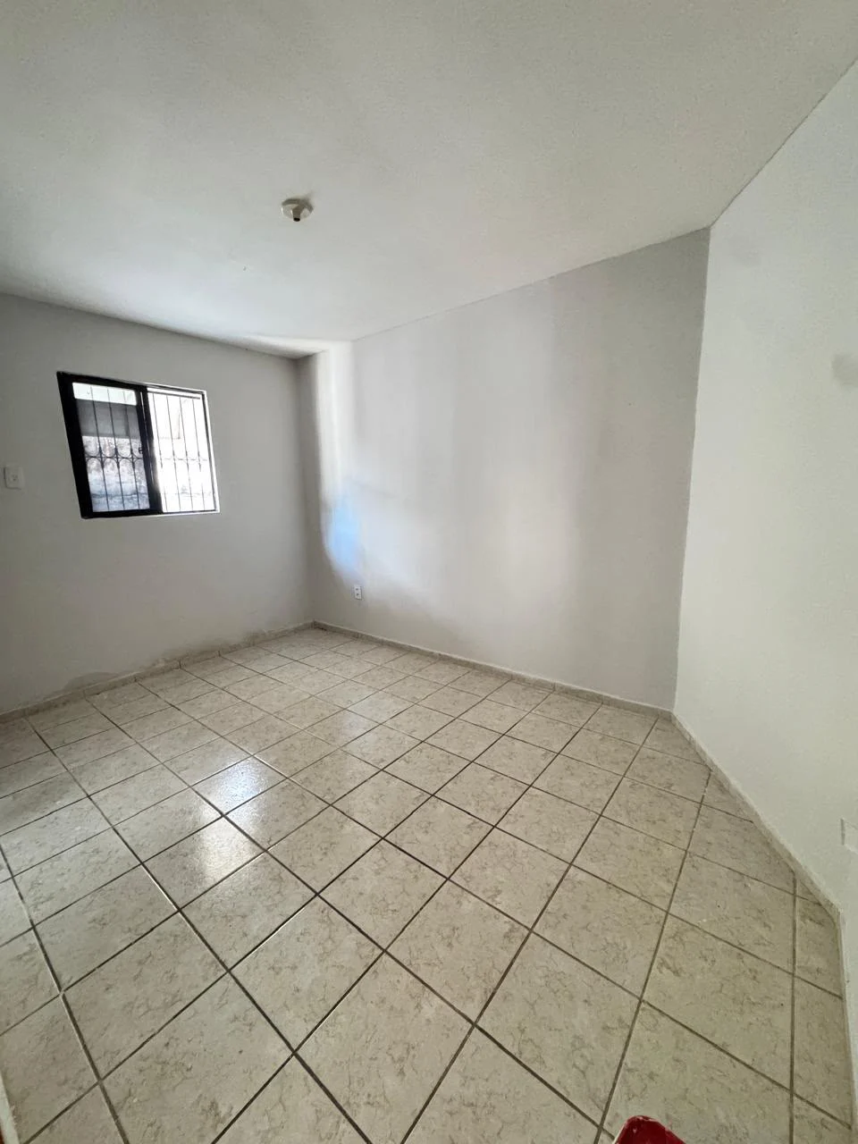 Apartamento Térreo no Jardim Cidade Universitária com 3 Quartos sendo 1 Suíte, 77m²