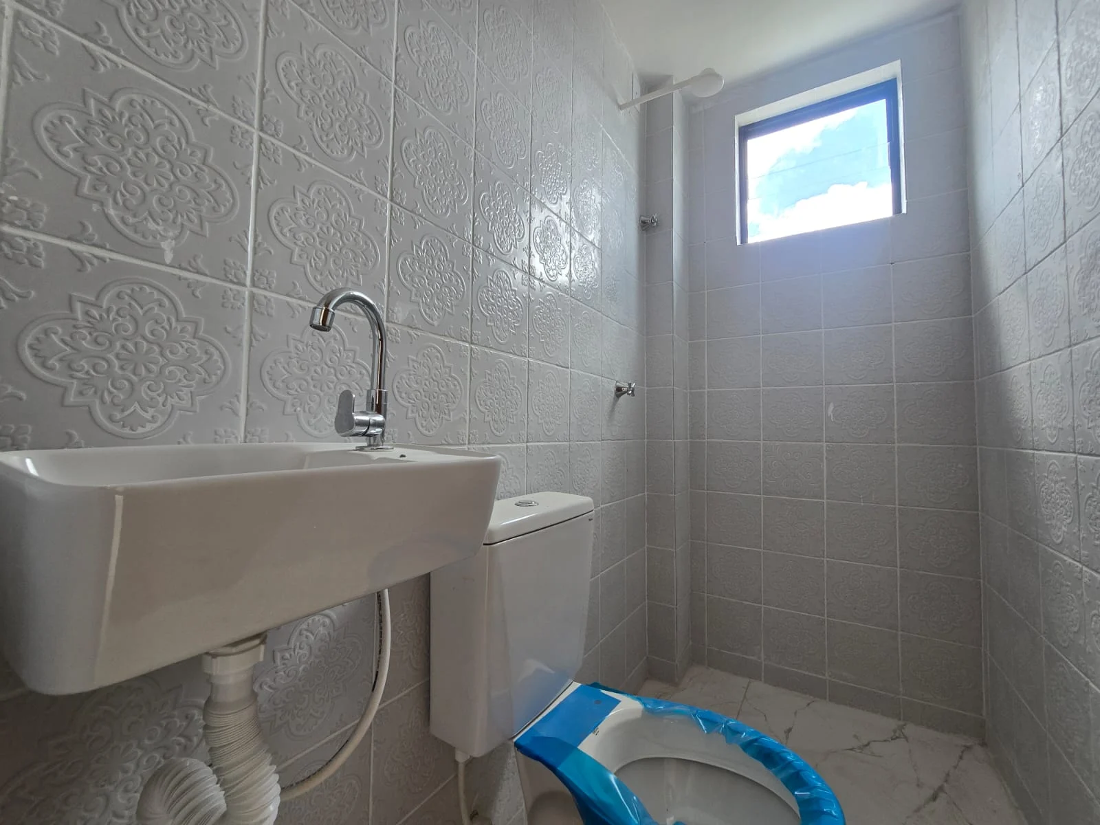Apartamento no Bairro das Industrias com 2 Quartos sendo 1 Suíte, Opção de Térreo com Área